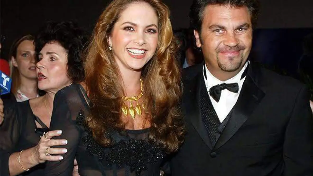 Lucero felicita a Mijares por su cumpleaños