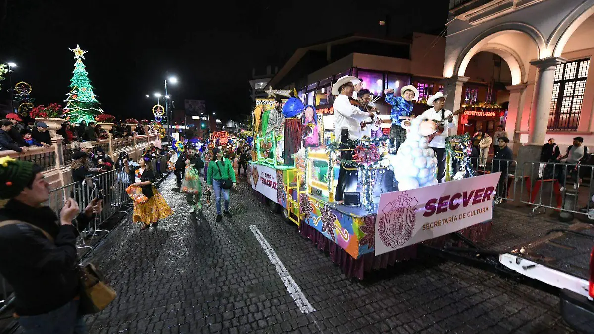 Desfile Navideño Luz y Unión en Xalapa