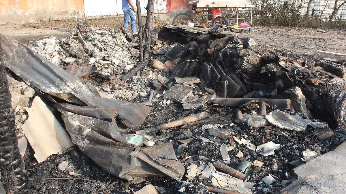 Casa incendiada Lomas del Ángel 