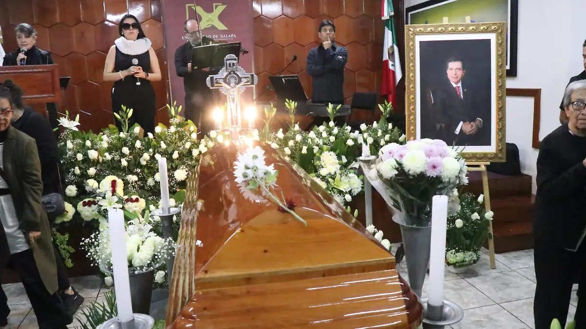 Último adiós al Rector de la UX