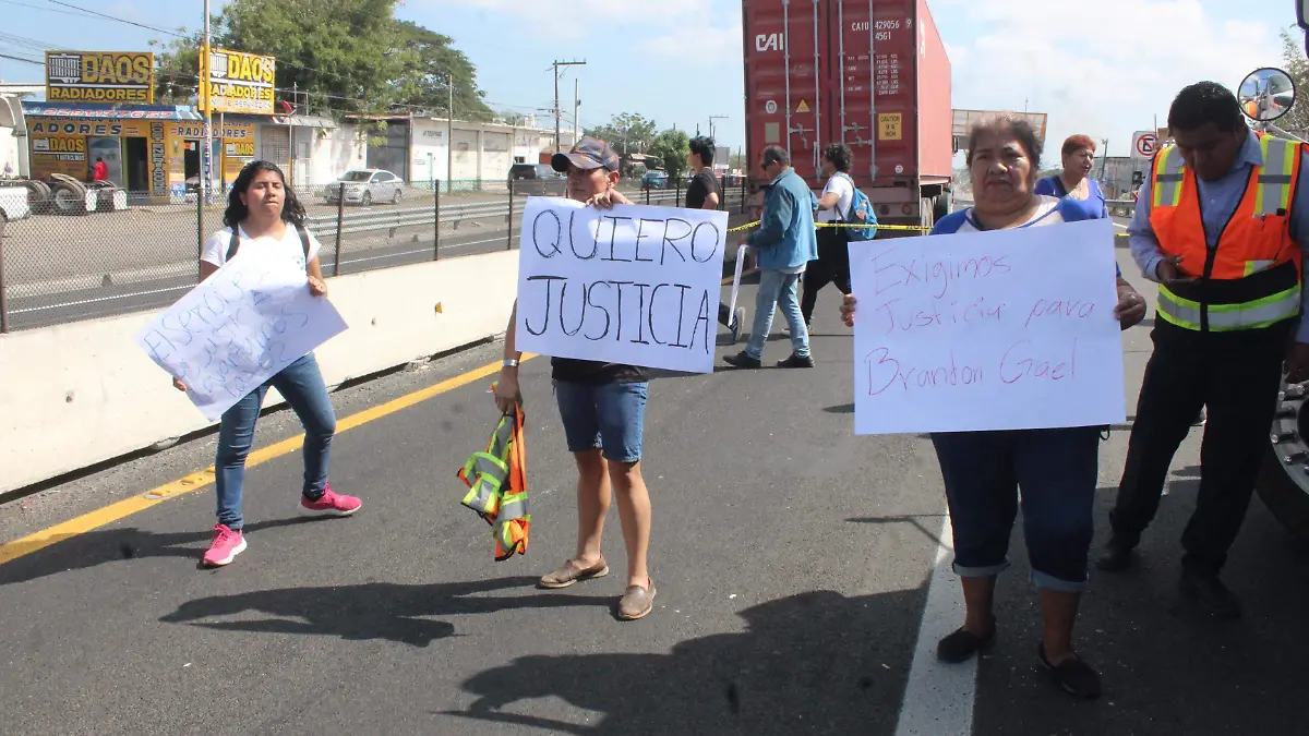 Bloqueo por Accidente carretera Veracruz-Cardel 