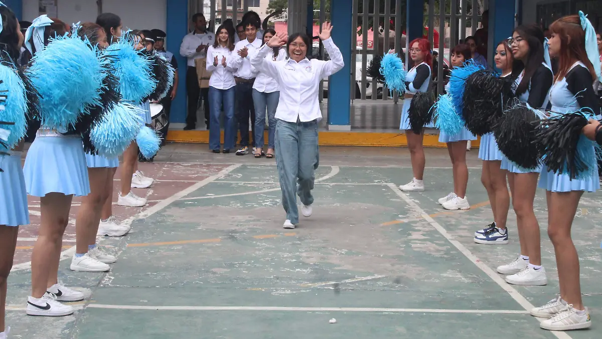 Cetmar recibe a alumnos premiados en Dubai