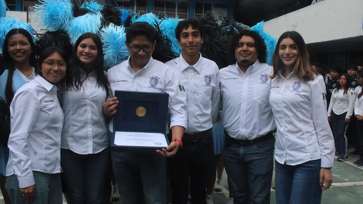 Cetmar recibe a alumnos premiados 