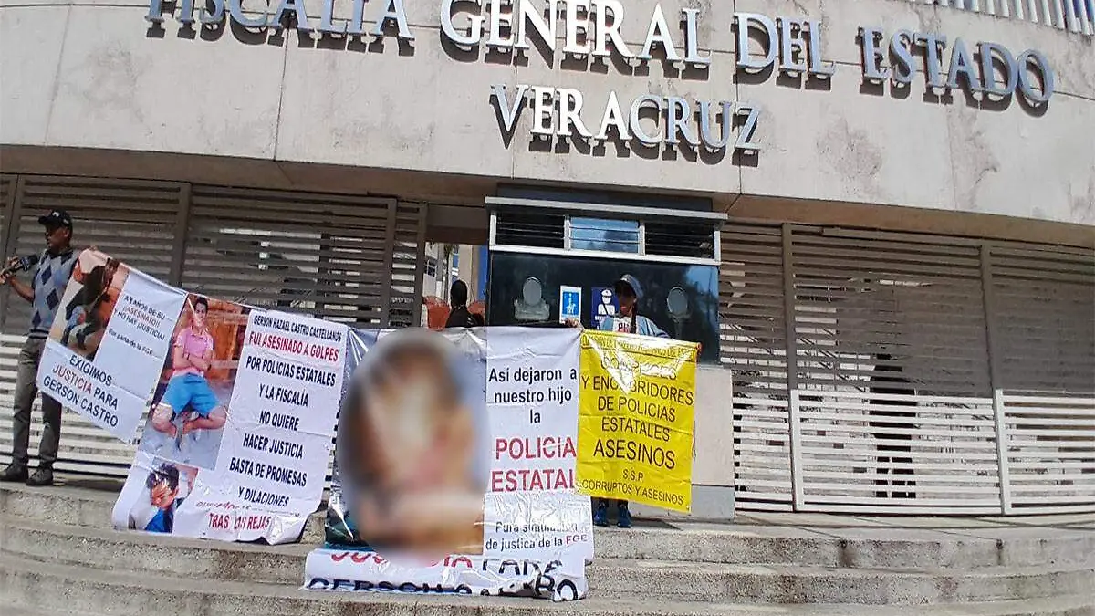Protesta en la FGE por muerte de joven en Xalapa