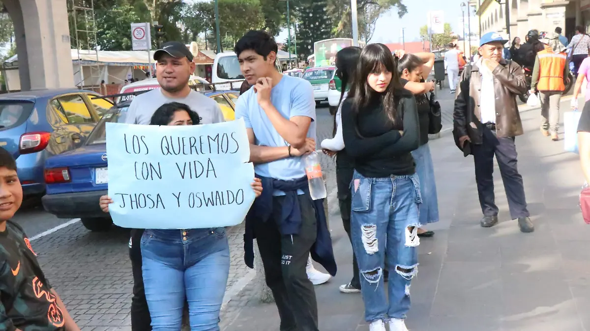 Familiares de jóvenes desaparecidos