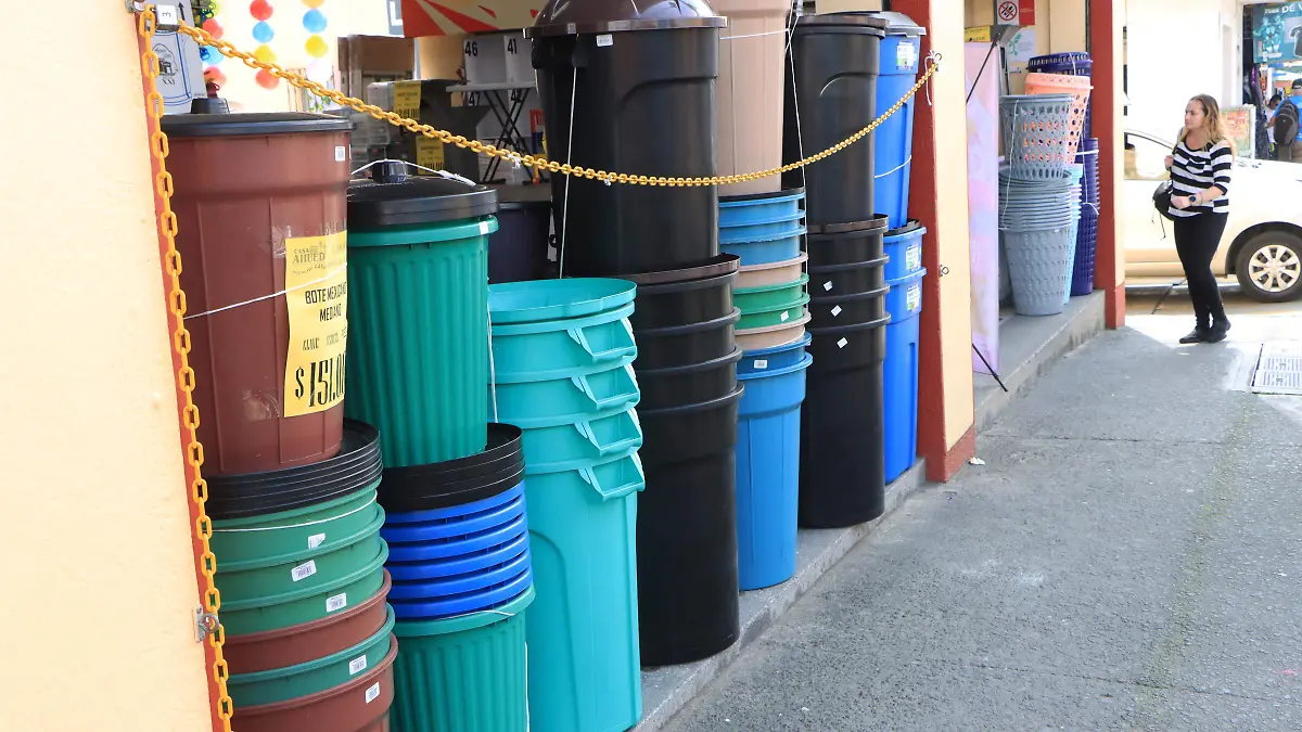 contenedores de agua