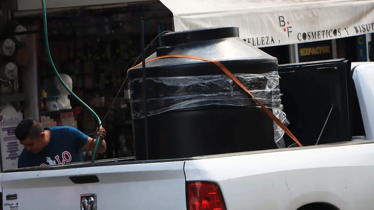 contenedores de agua