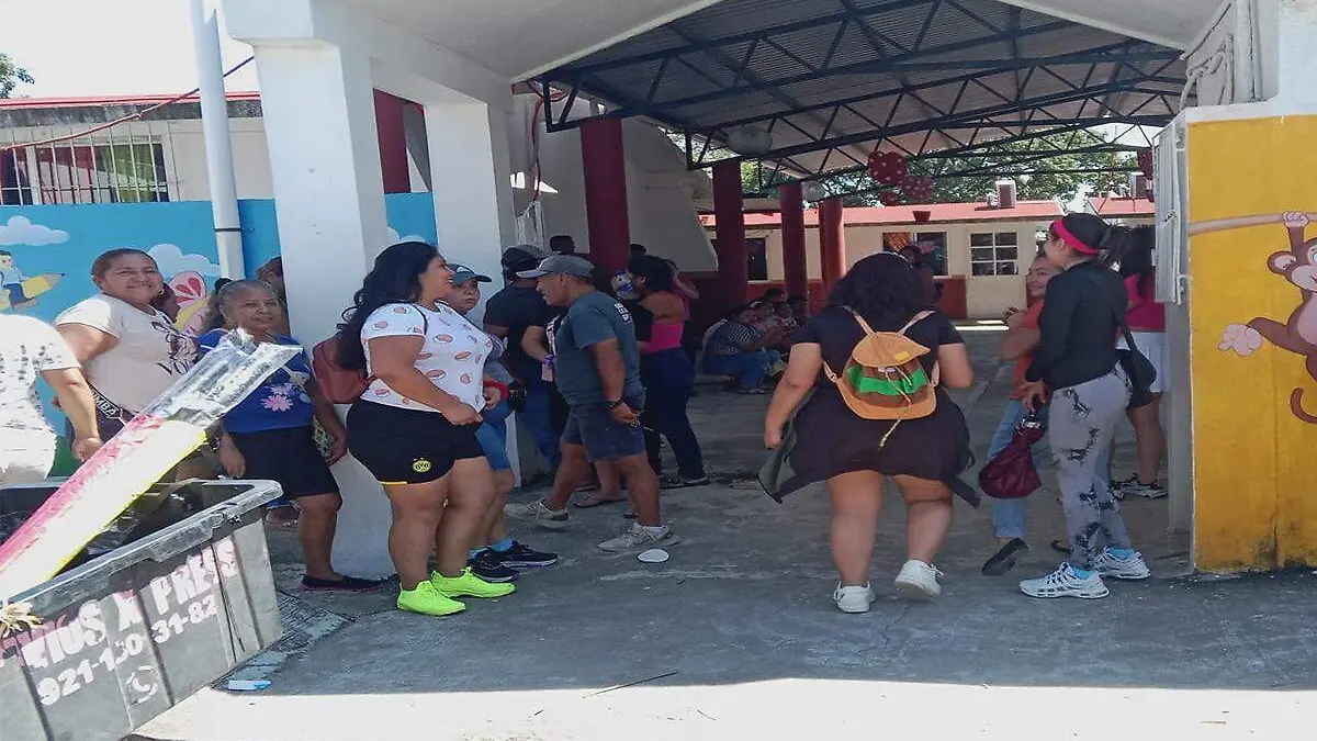 Acusan a docente de abusar contra una niña en jardín de Ixhuatlán del Sureste
