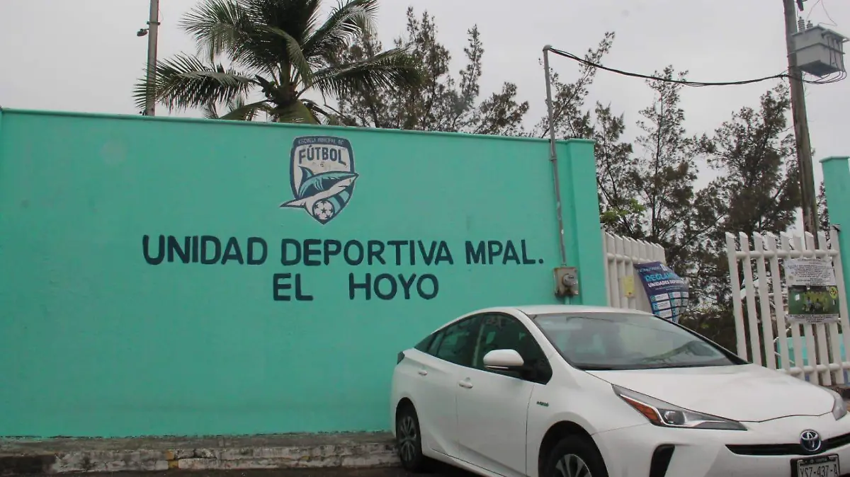 Unidad deportiva "el hoyo"