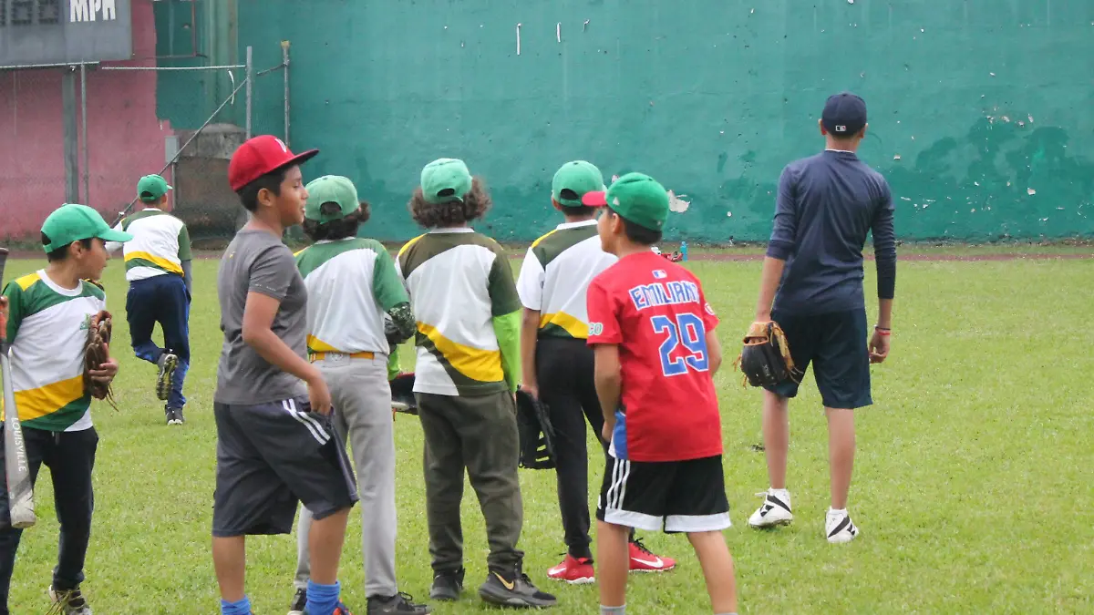 Los pequeños peloteros serán beneficiados con la experiencia de Neri Castillo