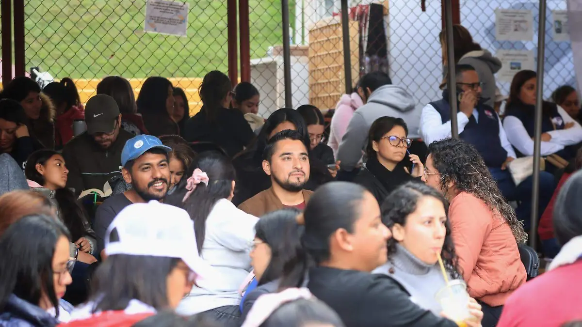 Docentes de la USMEV toman oficinas de la SEV; exigen respeto a derechos de trabajadores