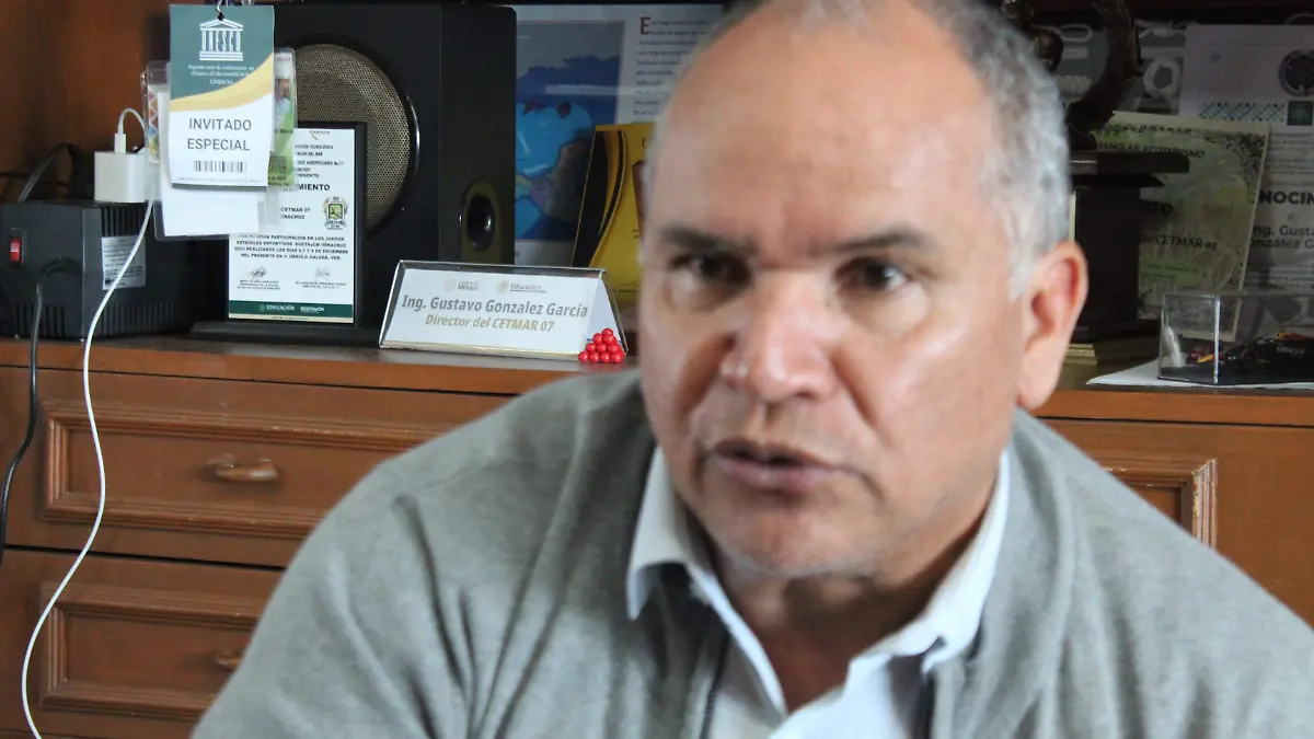 Gustavo González García,  director del cetmar 07