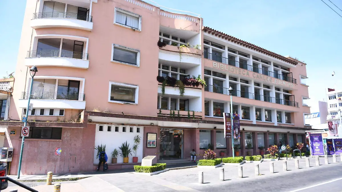 BIBLIOTECA CARLOS FUENTES