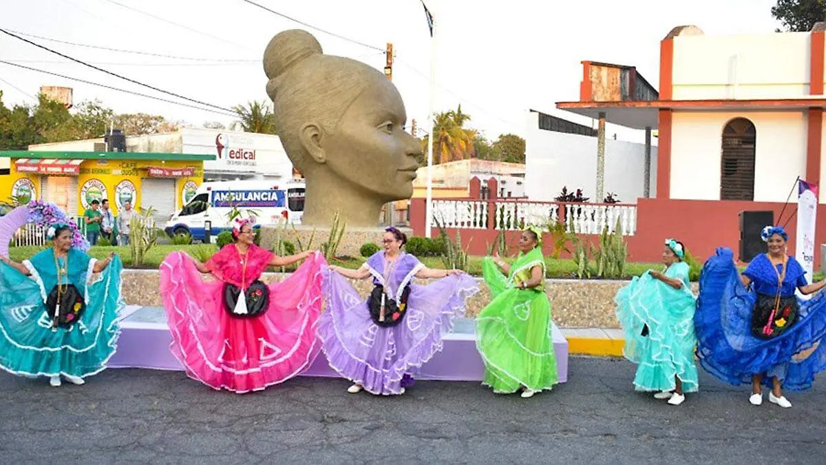 Monumento-en-Tlalixcoyan-2