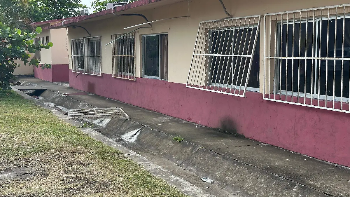 Roban escuela primaria en Veracruz 