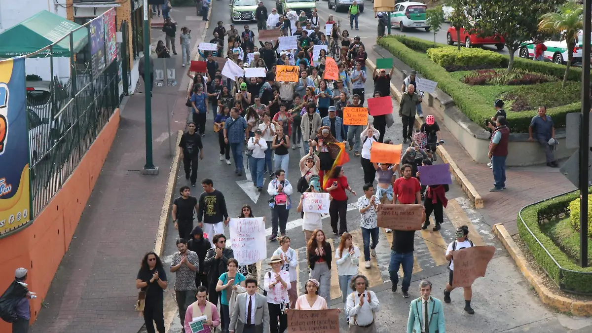 Manifestación contra fusión de la secretaría de Turismo y Cultura