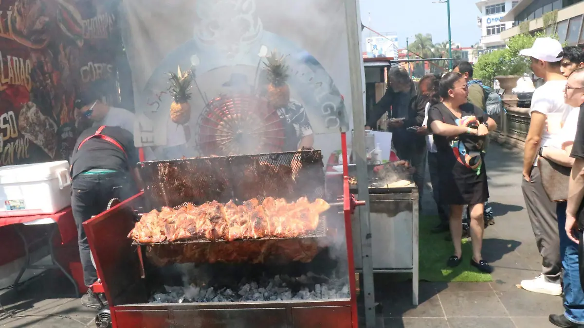 Festival del Taco en el parque Juárez de Xalapa