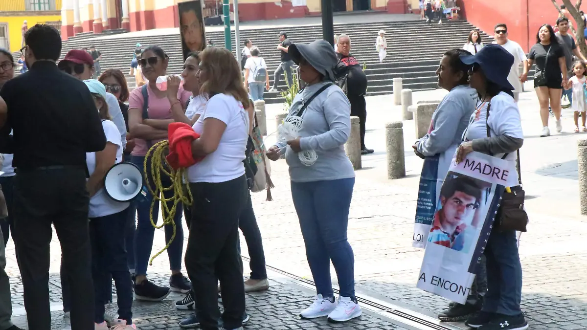 Bloqueo en Xalapa colectivos de búsqueda 