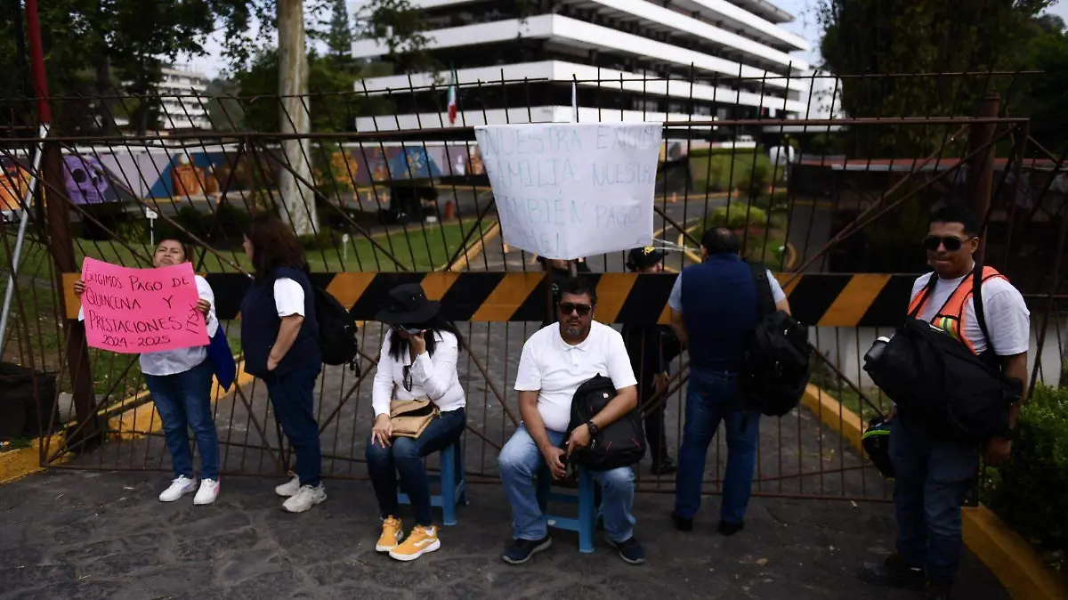 Trabajadores del Tecnológico de Xalapa toman la Sefiplan