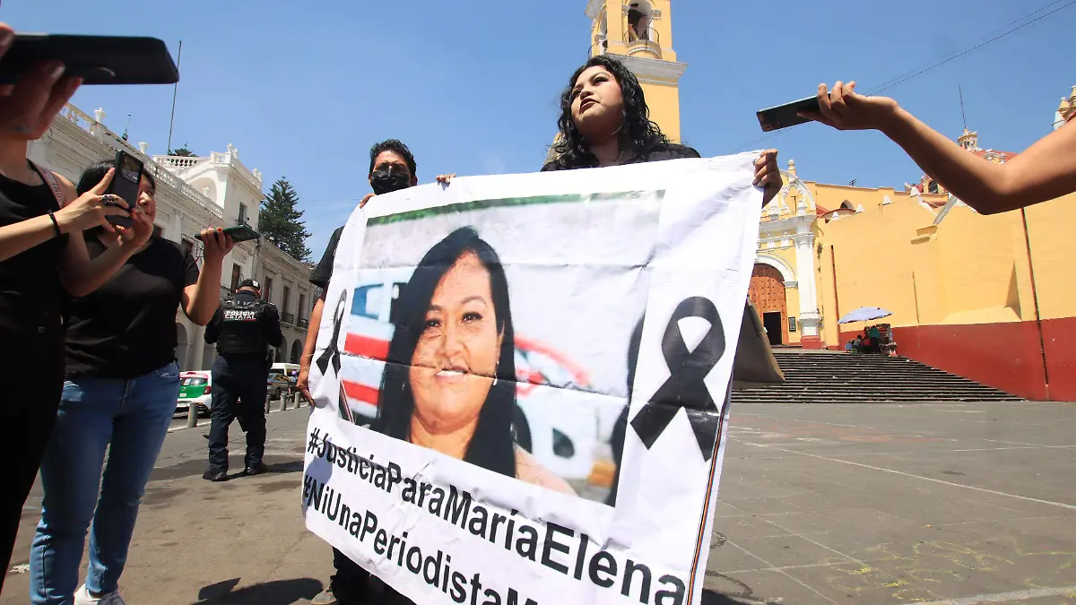 María Elena Ferral periodista