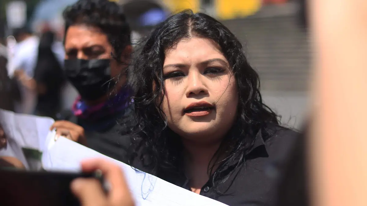 María Elena Ferral periodista (4)