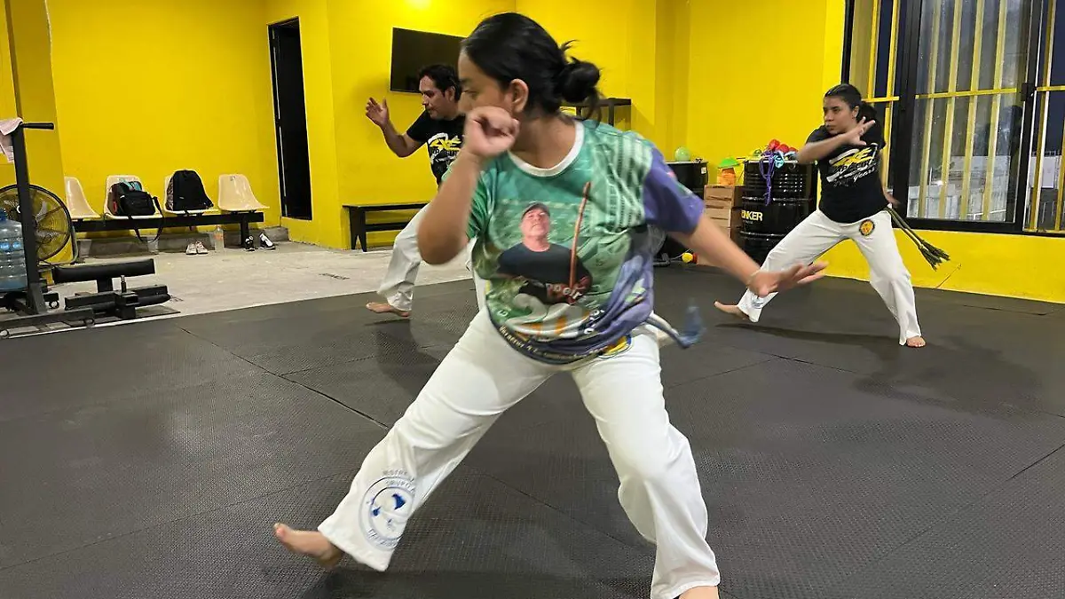 Capoeira es la defensa personal hecha baile