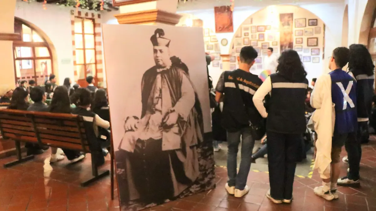 David- Estudiantes visitan museo 1 (1)