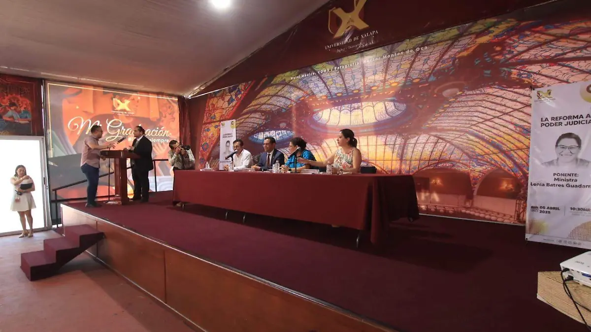 Lenia Batres Guadarrama 