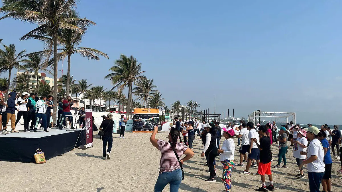 Mega Clase de Box 2025 en playa de Veracruz