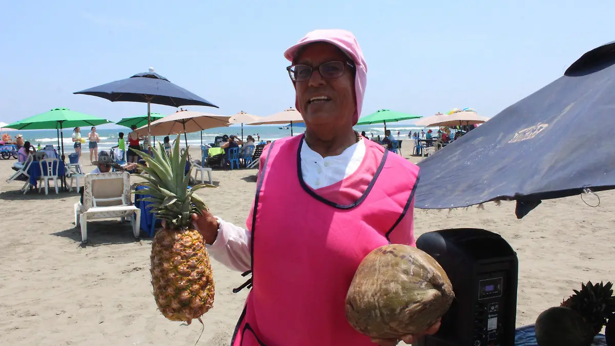 Margarita Lara Barrientos ( la cuata)