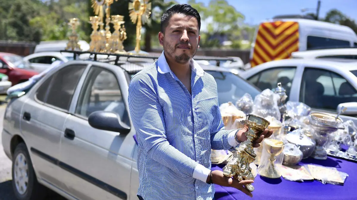 Silverio Larios López comerciante de artículos religiosos 