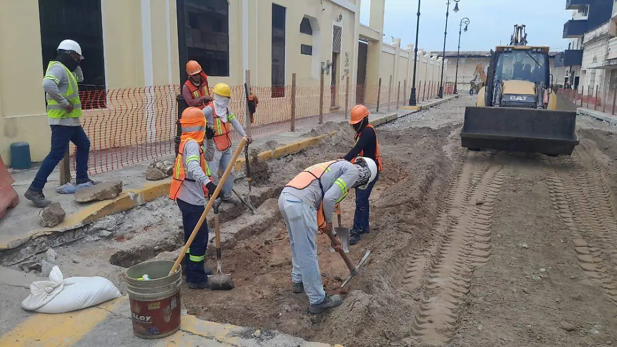 Encuentran restos de la muralla en trabajos de remodelación