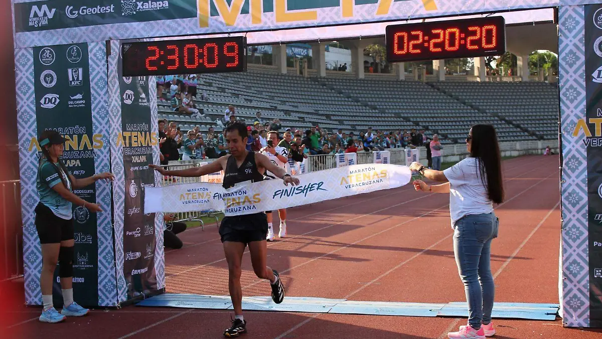 Participaron 2 mil 500 corredores en el Maratón de la Atenas Veracruzana 2025