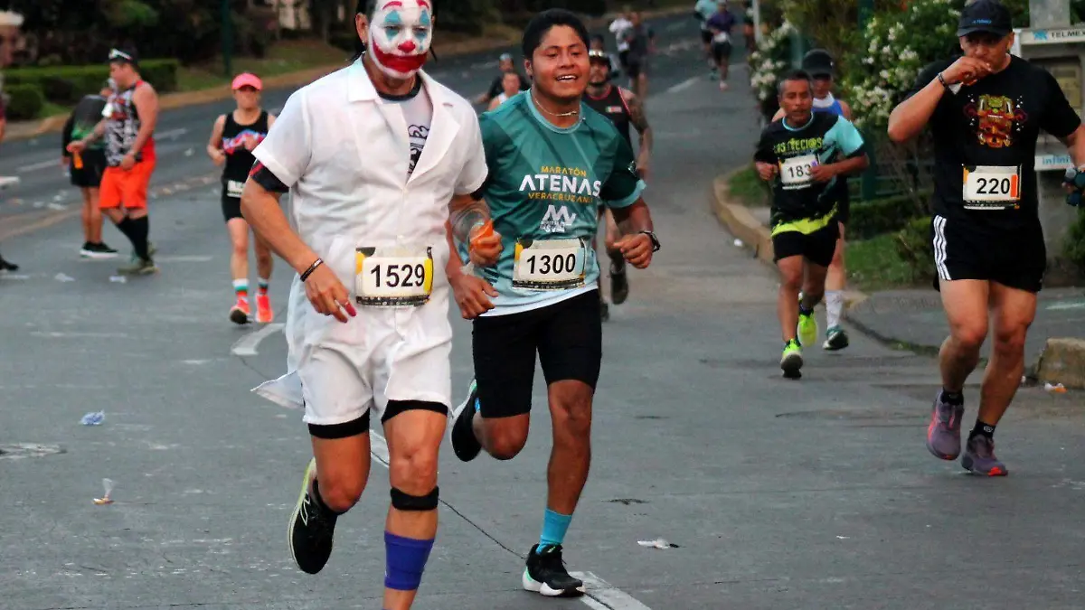 Participaron 2 mil 500 corredores en el Maratón de la Atenas Veracruzana 2025