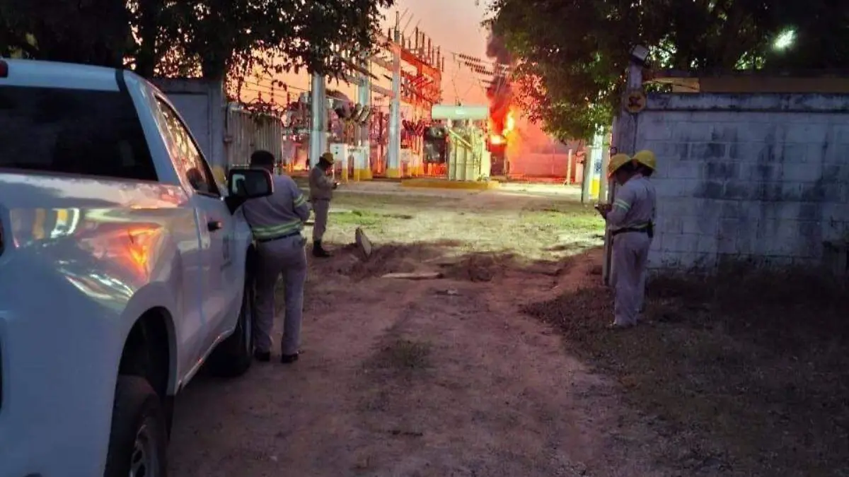 Registran explosiones e incendios en subestaciones de CFE en Nanchital e Ixhuatlán del Sureste