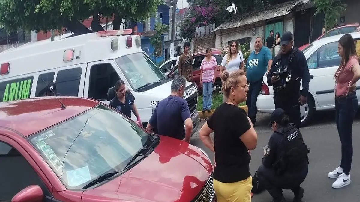 Hombre fue arrollado por auto en la calle Encanto de Xalapa 