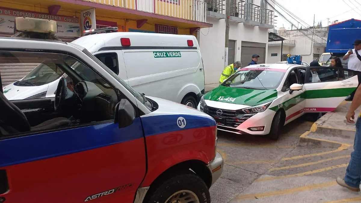 MUERE MUJER EN TAXI