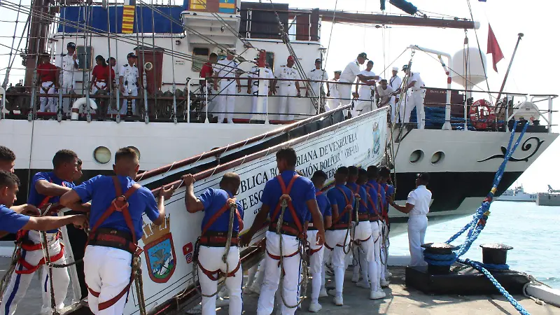 Buque Simón Bolívar