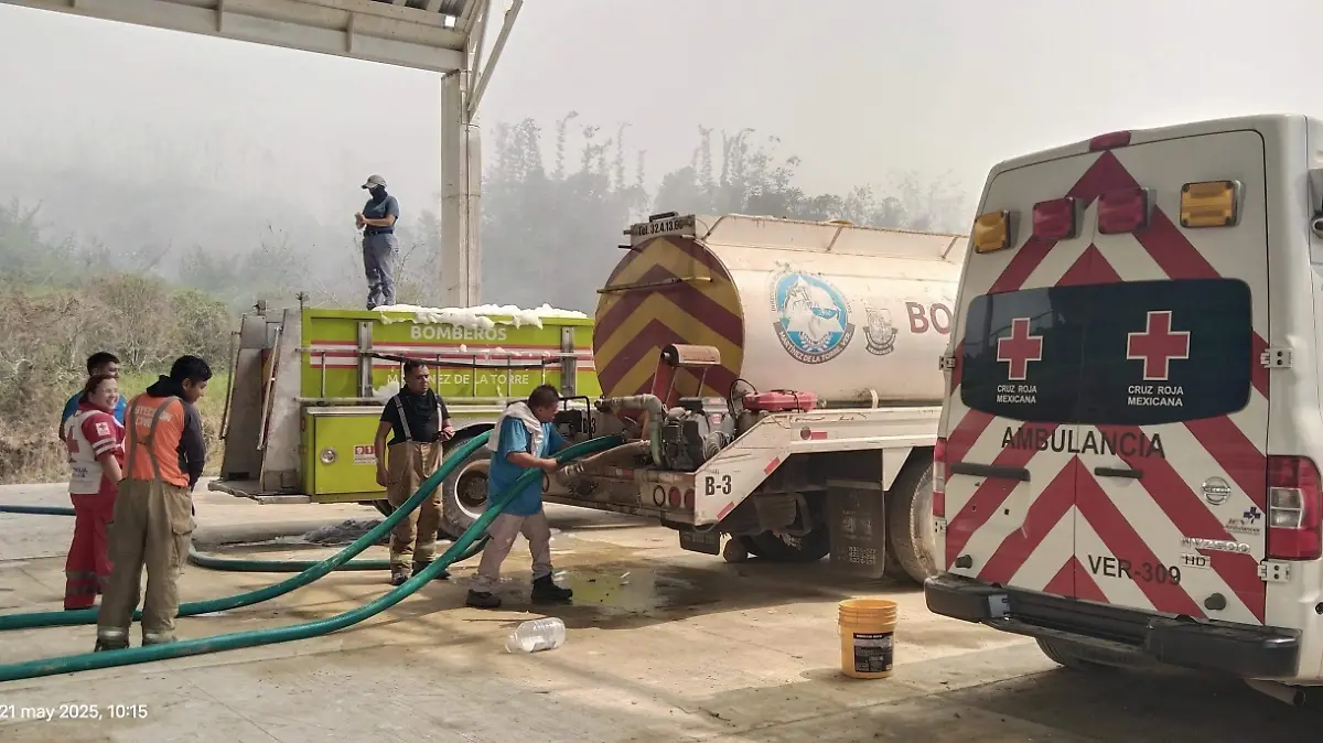 Controlan incendio del relleno sanitario “San Carlos” de Martínez de la Torre
