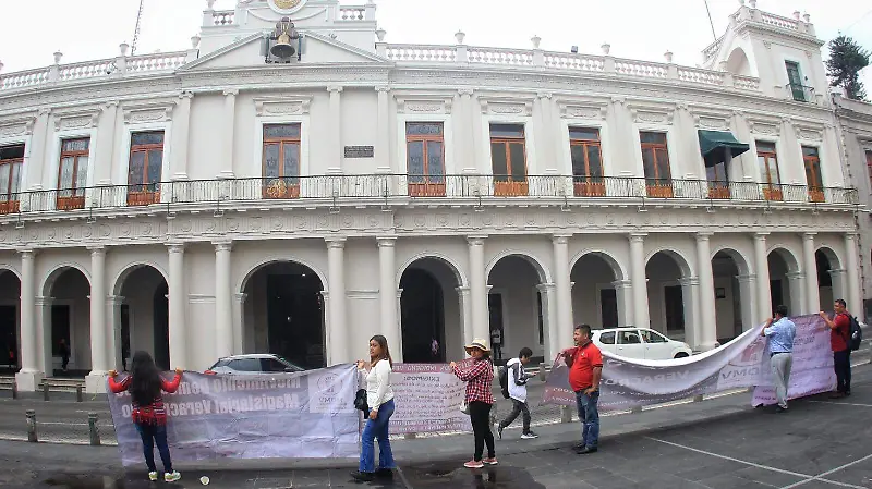 ocentes piden destitución de Nidia Carilú, titular de la Dirección de Educación Indígena de Verac