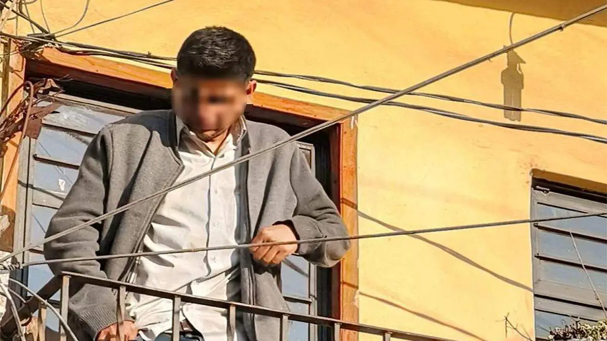 Detienen a presunto ladrón en balcón de una vivienda, en Xalapa