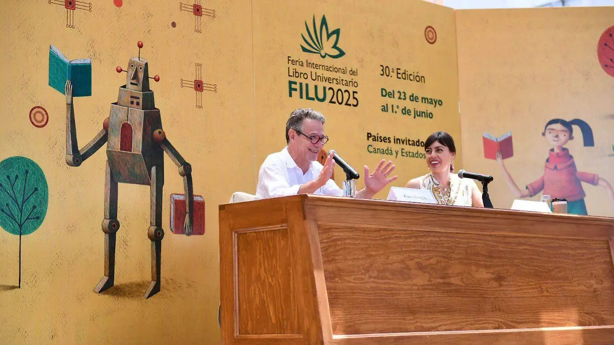Álvaro Enrigue visitó Xalapa