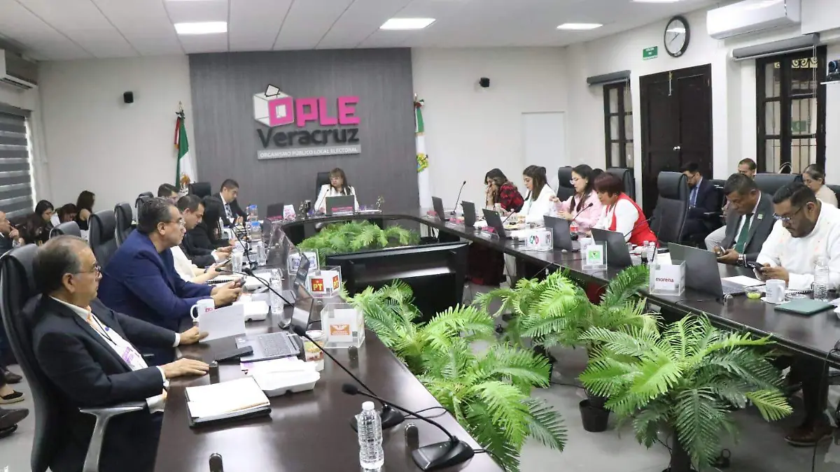 Partidos políticos acusan presunta compra de votos en siete municipios de Veracruz