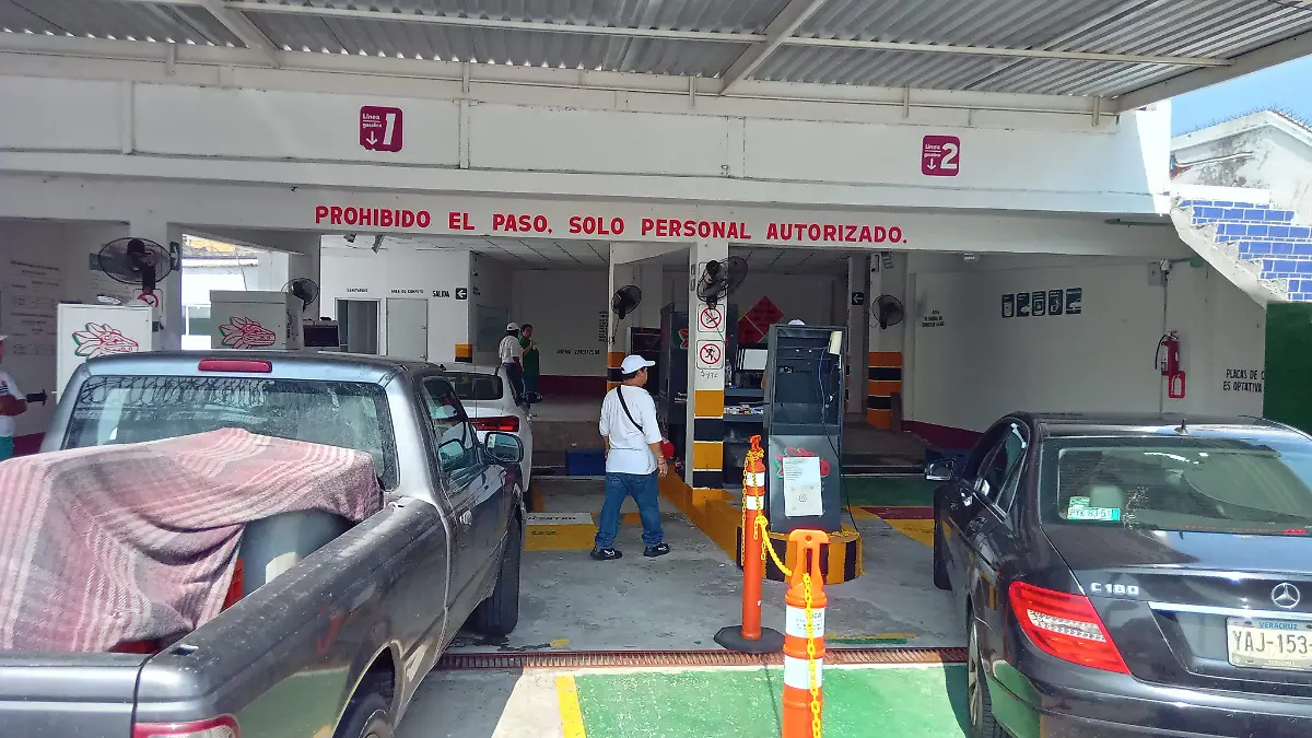 Verificentros garantizan hologramas para verificar autos en Veracruz 