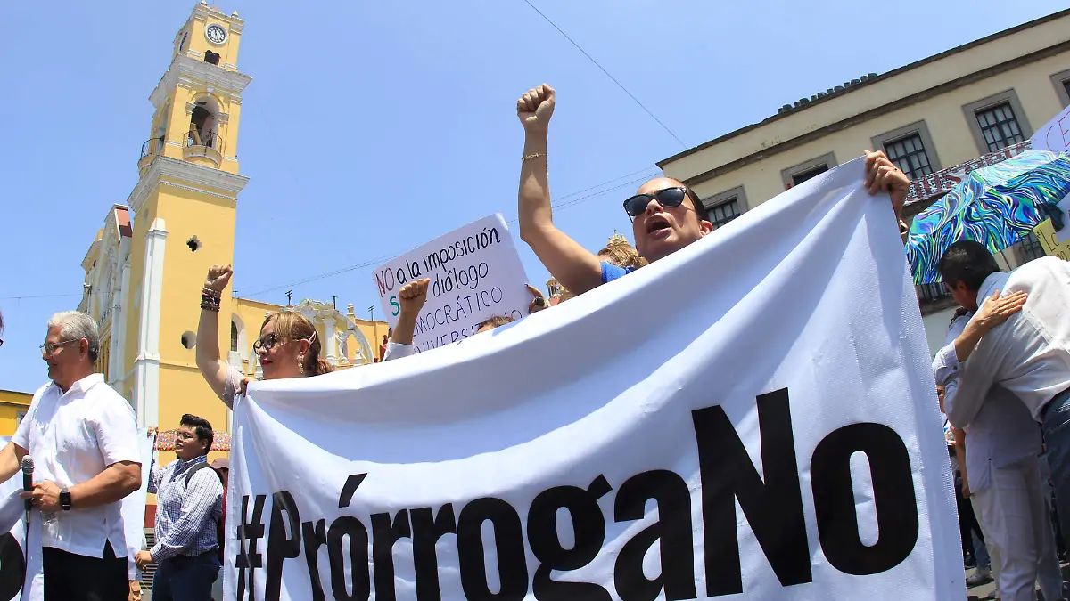 Protesta contra prórroga de Martín Aguilar Sánchez, rector de la UV