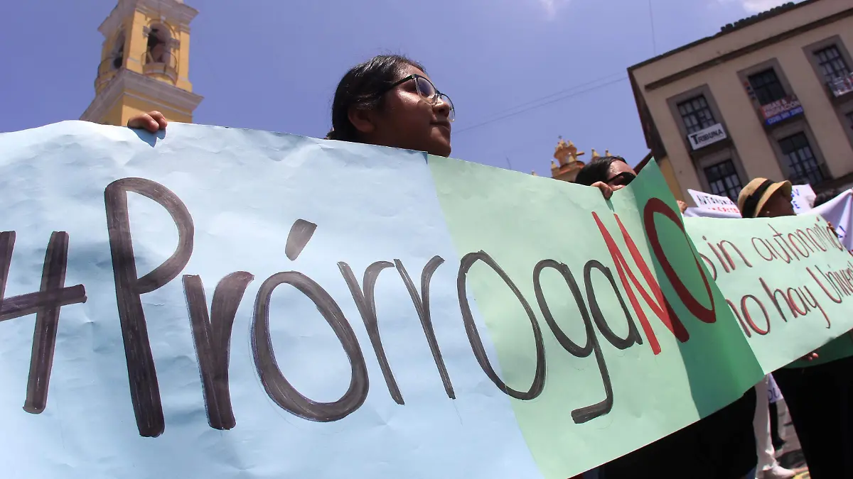 Marcha UV a plaza Lerdo