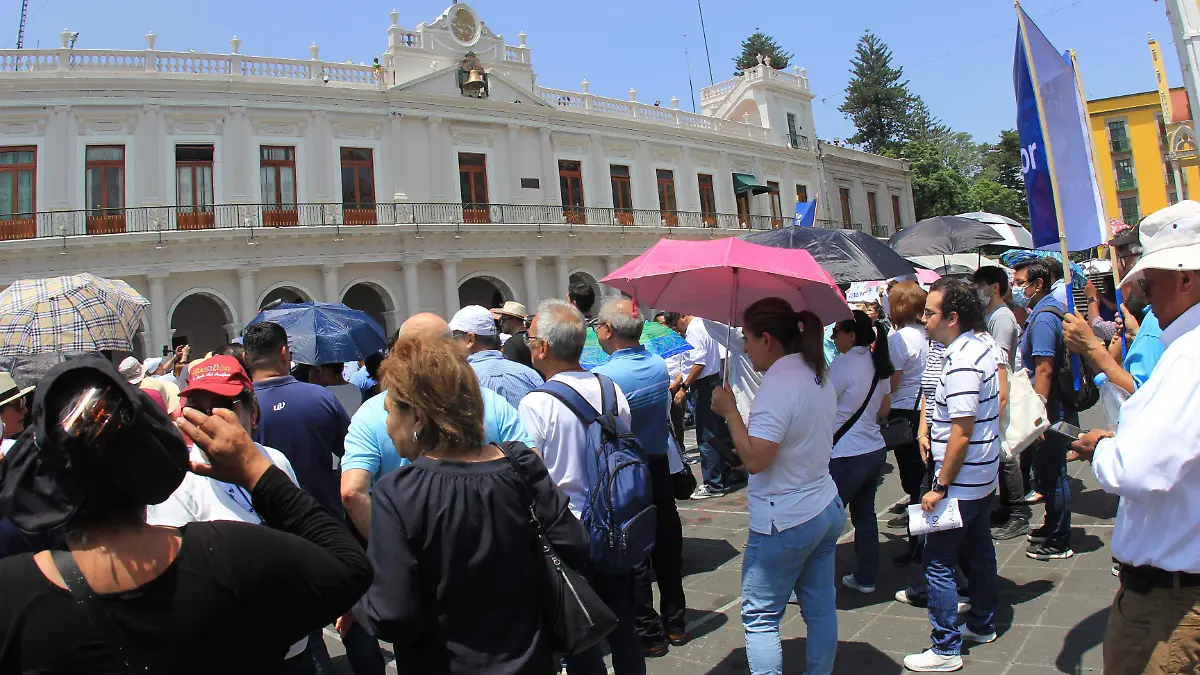 Protesta contra prórroga de Martín Aguilar Sánchez, rector de la UV