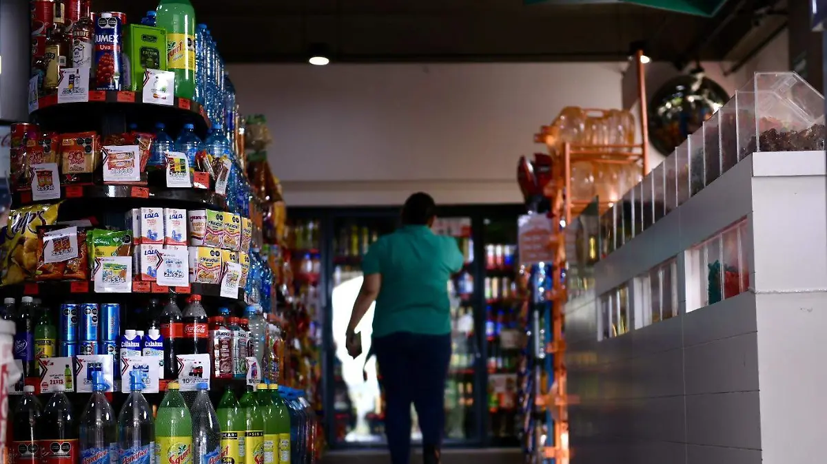 RENÉ-TIENDAS CONVENIENCIA