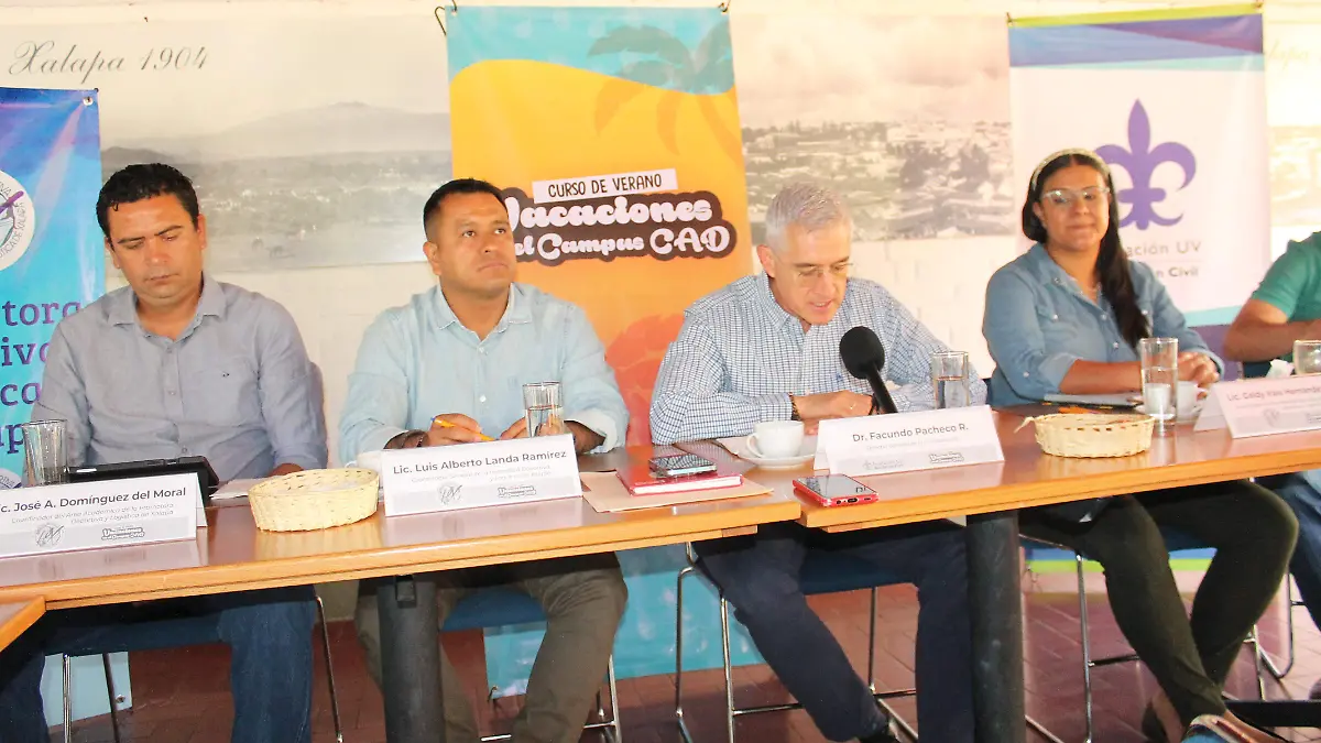 Facundo Pacheco, director general de la Fundación UV y Galdy Iraís Hernández Vela dieron importantes detalles de este importante curso