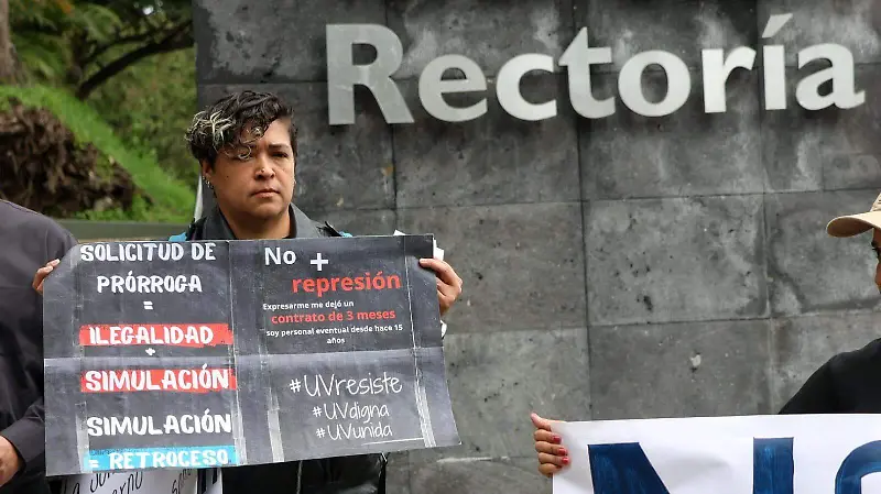 Marcha en Xalapa contra prórroga a Martín Aguilar Sánchez